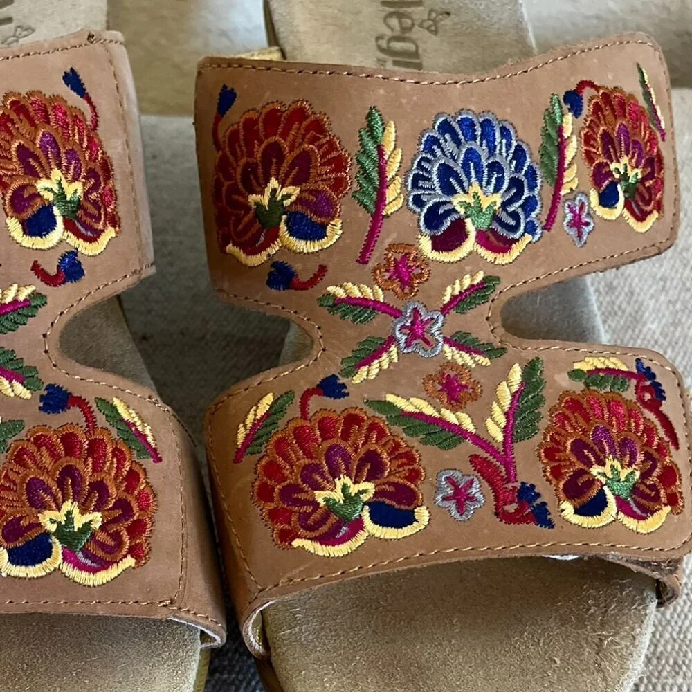 Alegria Woman's Linn Embroidered Bohemia Hippie Wedge Sandals Sz 10.5-11 - Picture 2 of 9